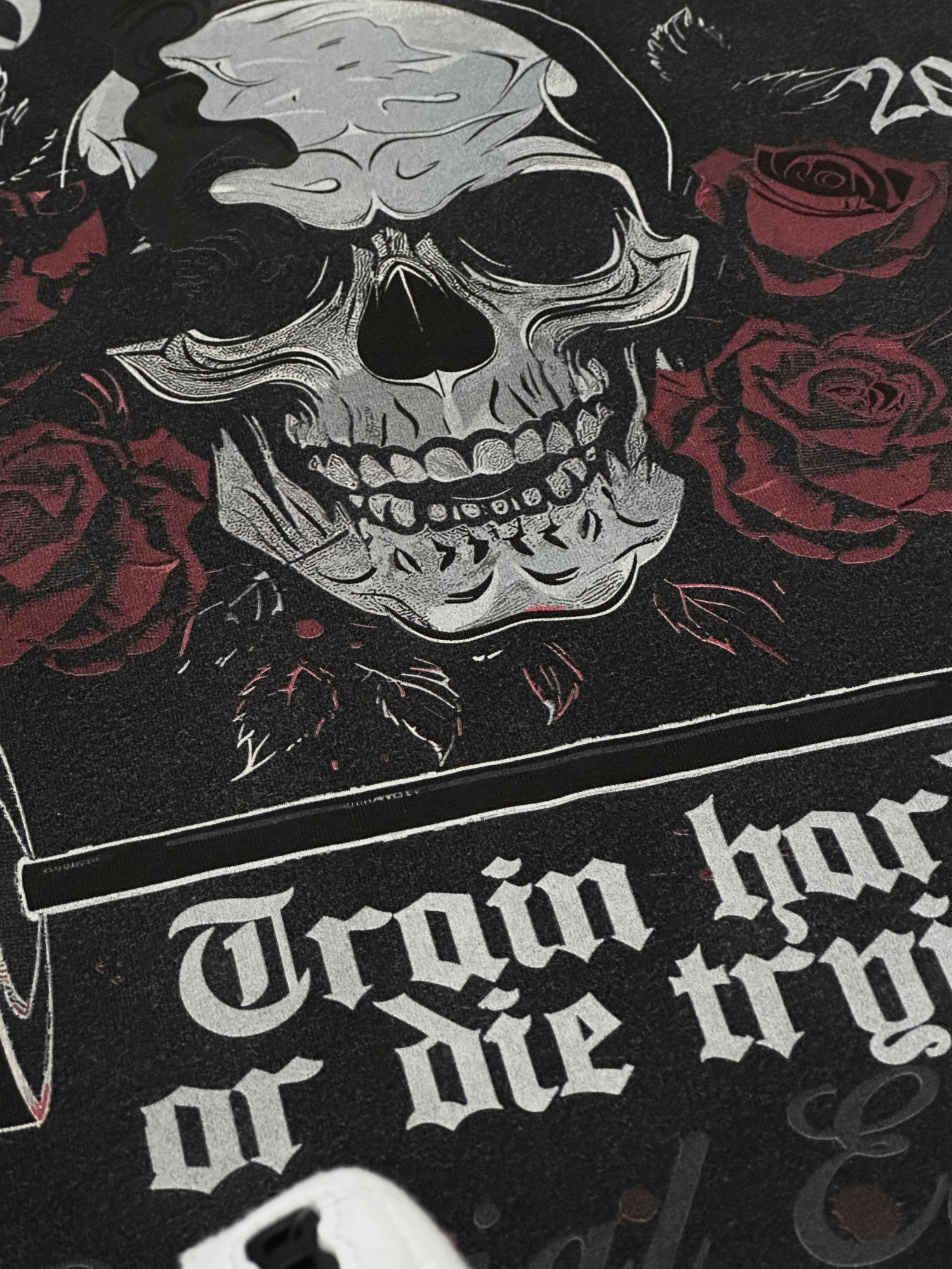 105 - SKULLS & ROSES TANK TOP BLACK WASH